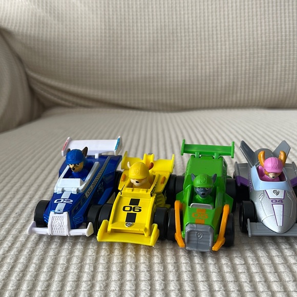 PAW Patrol race cars. - Picture 4 of 9